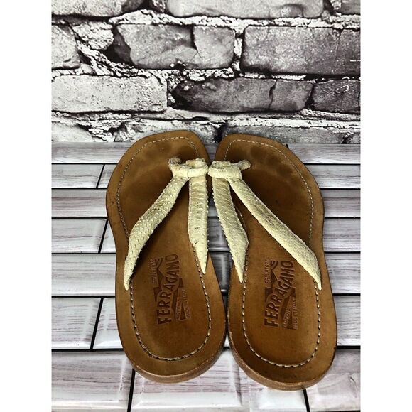 Salvatore Ferragamo Ivory Leather SnakeSkin Flip Flops Sandals Women Sz 8D US/39 - Picture 9 of 16
